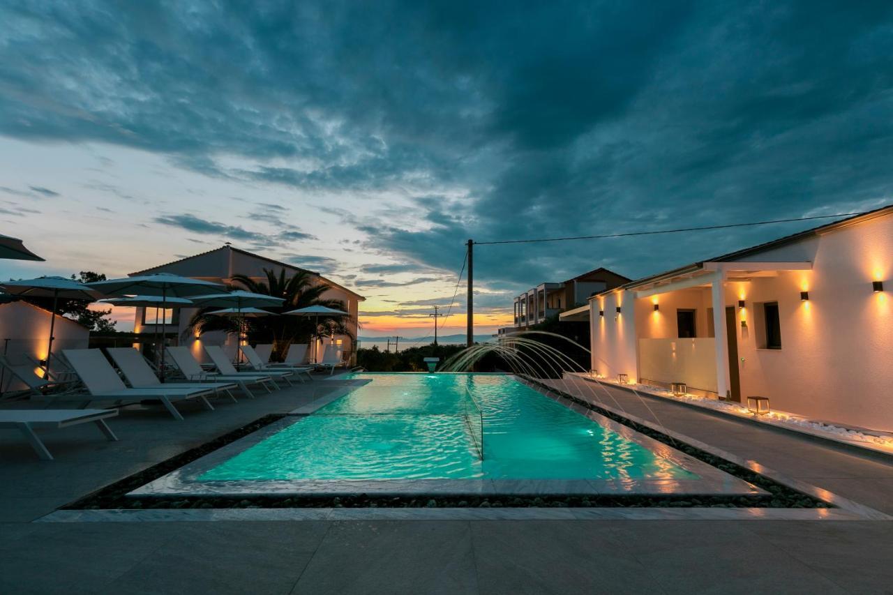 Pachis Escape Suites Exterior photo