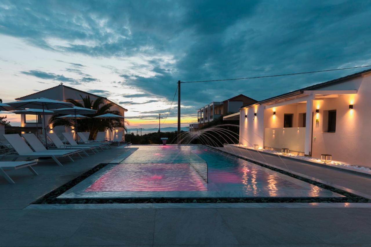 Pachis Escape Suites Exterior photo