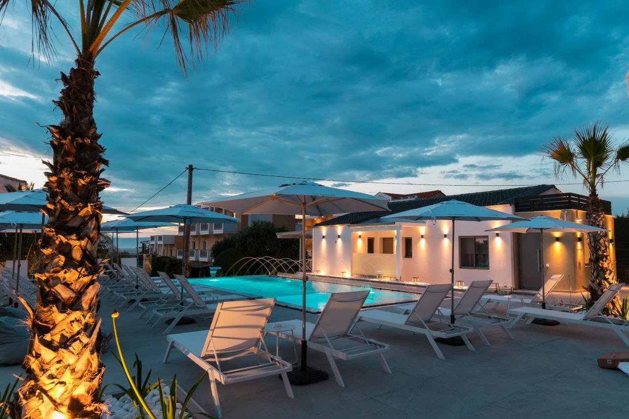 Pachis Escape Suites Exterior photo